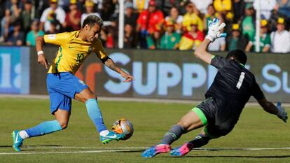 Goleiro Lampe levou a melhor em duelo contra Neymar.