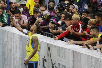 Neymar, durante un acto en Praia Grande (Brasil).