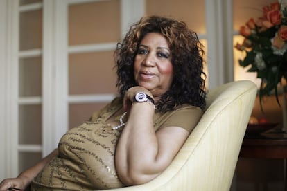 Aretha Franklin posa para uma foto na Filadélfia, em 26 de julho de 2010