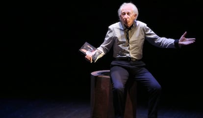 El dramaturgo Albert Boadella, durante su obra &#039;El serm&oacute;n&#039;.