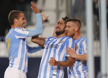 Samuel García Sanchez celebra su gol con Antunes y 'Duda'.