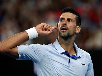 Djokovic, durante el partido contra Mannarino en la central de Melbourne.