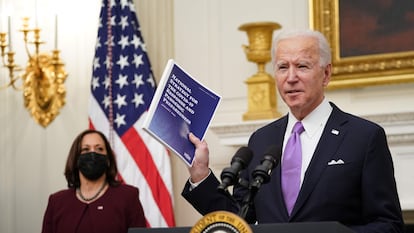 Joe Biden, presidente de EE UU, junto a Kamala Harris, vicepresidenta, en la Casa Blanca.