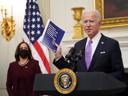 Joe Biden, presidente de EE UU, junto a Kamala Harris, vicepresidenta, en la Casa Blanca.