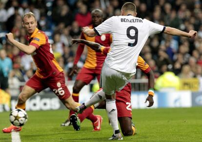 Benzema marca el segundo gol.