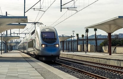 Uno de los trenes de alta velocidad de la línea de alta velocidad marroquí Al Boraq.