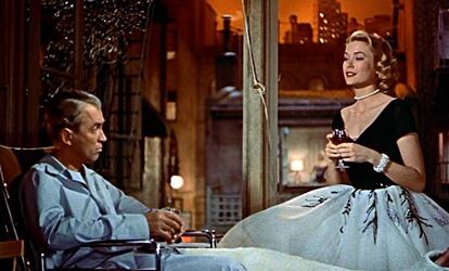 Grace Kelly y James Stewart en 'La ventana indiscreta'.