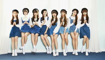 Las ocho integrantes del grupo Oh My Girl, que realizan K-pop.