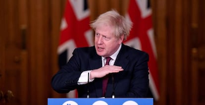 Boris Johnson decreta confinamiento