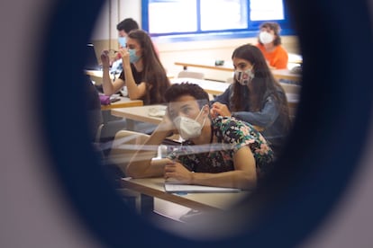 Clase de un posgrado en el edificio de Biológicas de la Universidad Autónoma de Madrid.