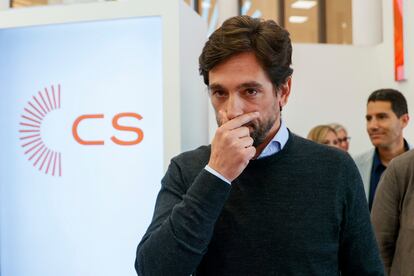 La dirección de Ciudadanos ha decidido no concurrir a las elecciones generales del 23 de julio, pero no se disuelven y se dan un margen para iniciar un proceso “de rearme orgánico e intelectual” con el fin de prepararse para el próximo ciclo electoral. Fue el secretario general de Cs, Adrián Vázquez, quien informó de esta decisión después de que el partido haya sido borrado de los 12 Parlamentos autonómicos que celebraron comicios el domingo y de la casi totalidad de los municipios.