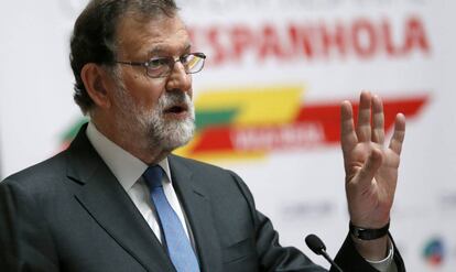 El presidente del Gobierno Mariano Rajoy, durante su intervención durante la reunión del foro empresarial en la segunda jornada de la XXIX Cumbre Luso-Española, en Vila Real, esta mañana en Portugal. EFE/Lavandeira jr