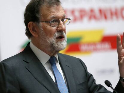 El presidente del Gobierno Mariano Rajoy, durante su intervención durante la reunión del foro empresarial en la segunda jornada de la XXIX Cumbre Luso-Española, en Vila Real, esta mañana en Portugal. EFE/Lavandeira jr