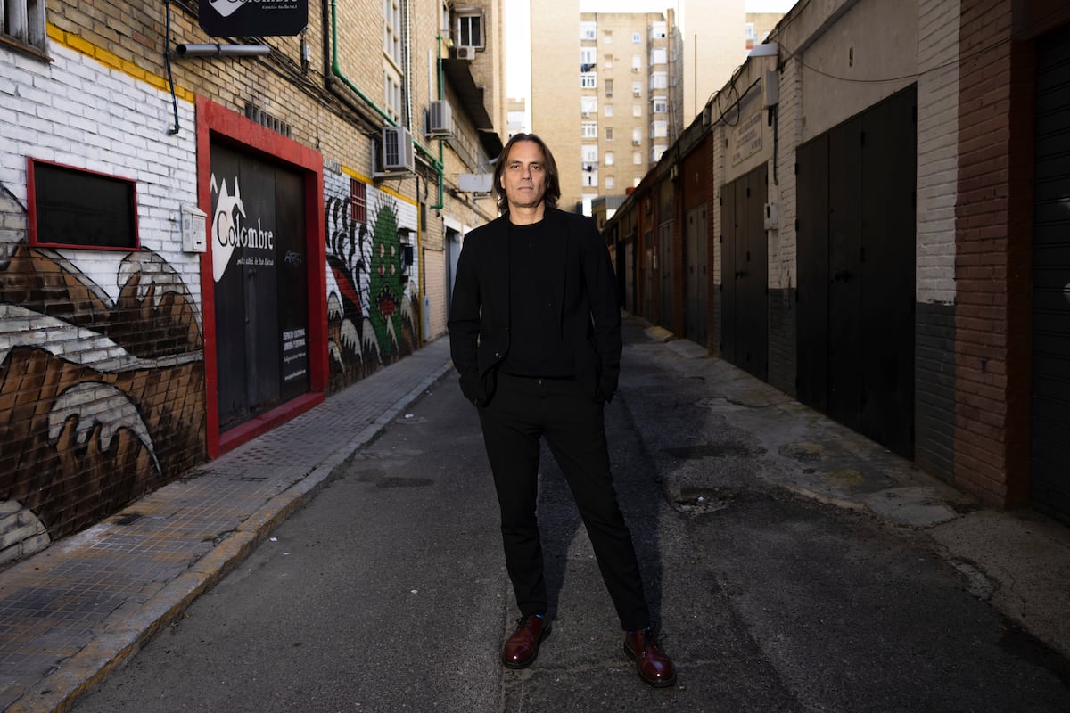 Rafael Cobos recupera el cine ‘quinqui’: “En el extrarradio, en la marginalidad, en los desamparados, también hay poesía”