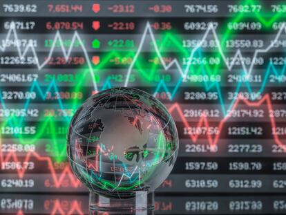 Reflection of data and graph on globe