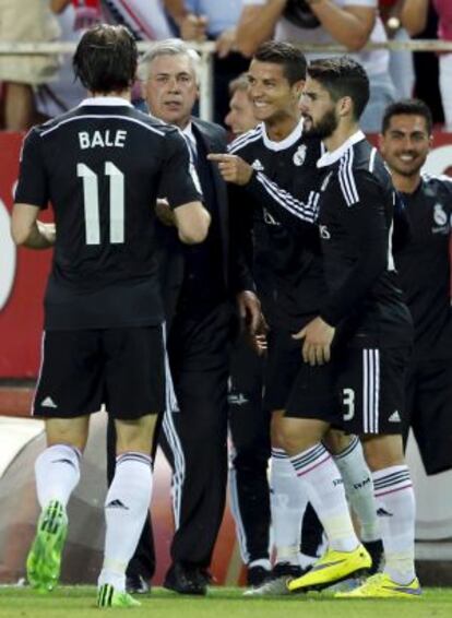 Ancelotti, con sus jugadores.