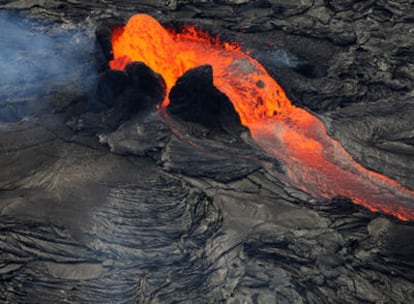 Los chorros de lava del Kilauea alcanzaron los 12 metros de altura