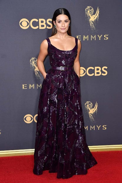 Oscar de la Renta firma el vestido que lució la actriz Lea Michele.
