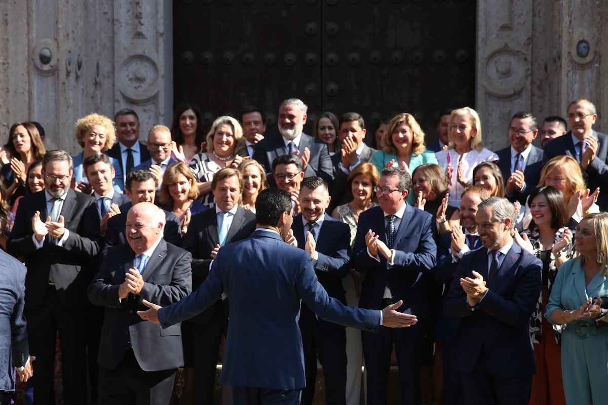 El PP cede a Vox un puesto en la Mesa del Parlamento andaluz y espera a ...