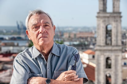 Eusebio Leal, en la Plaza de San Francisco de Asís, en La Habana, Cuba