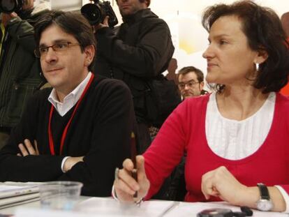 Isabel Salud y Mikel Arana, en un acto de Ezker Anitza-IU.