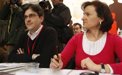 Isabel Salud y Mikel Arana, en un acto de Ezker Anitza-IU.