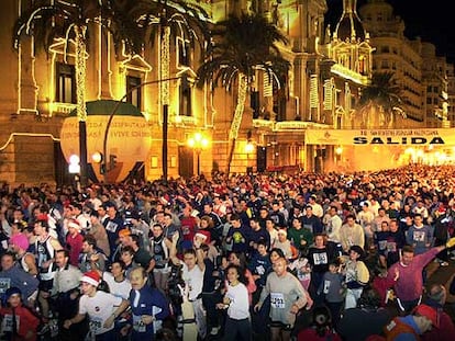 La popular San Silvestre toma el centro de Valencia