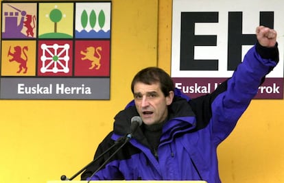 Josu Ternera in 2001, when he was a candidate for the Basque party Euskal Herritarrok.