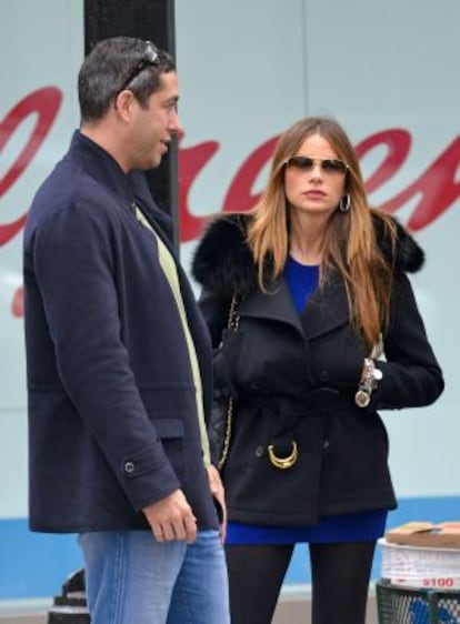 Sofía Vergara y su prometido, Nick Loeb, en una fotografía reciente en Nueva York.