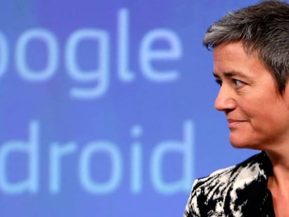 La comisaria europea de Competencia, Margrethe Vestager, durante una rueda de prensa por el caso Google.