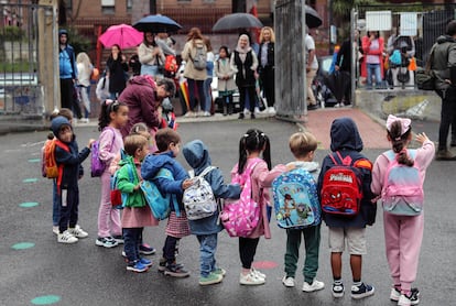 Alumnos de infantil y primaria del colegio público La Ería de Oviedo