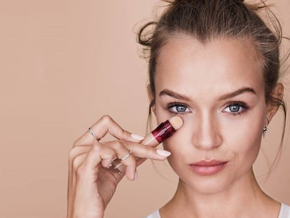 Maybelline corrector borrador Josephine Skriver