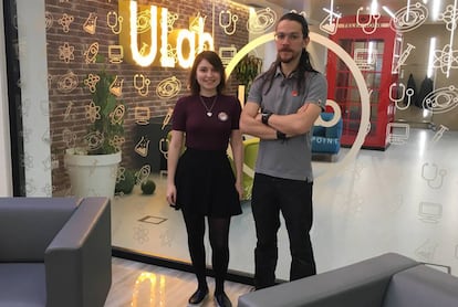 Fabio Florencio, responsable de Fun Academy, y Bruna Silva, diseñadora de juegos