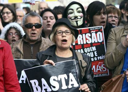 Portugal grita un multitudinario basta a la pol&iacute;tica de austeridad.