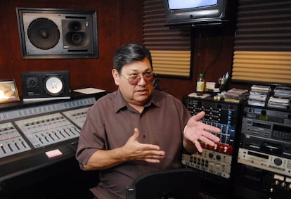 Abraham Quintanilla en el estudio Q Productions, en Corpus Christi, Texas, el 24 de junio del 2011