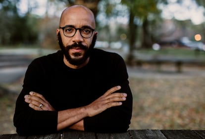 El académico y escritor Clint Smith en Maryland (Estados Unidos), en una imagen cedida.