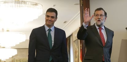 El presidente del Gobierno en funciones, Mariano Rajoy, y el secretario general del PSOE, Pedro Sánchez