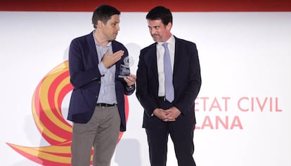 José Rosiñol presidente de Societat Civil, y Manuel Valls, exprimer ministro de Francia.