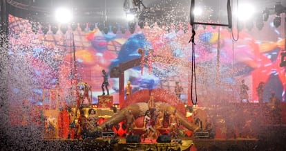 Imagen de uno del espectáculo de circo de 'SuperMartXé' en la discoteca Privilege de Ibiza.
