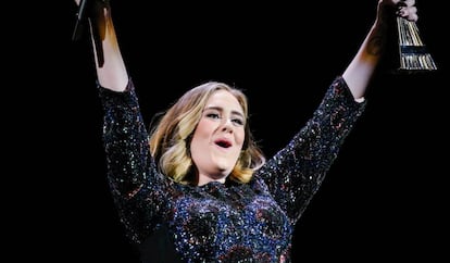 Adele recoge un premio en Birmingham el pasado 31 de marzo. 