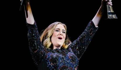 Adele recoge un premio en Birmingham el pasado 31 de marzo.