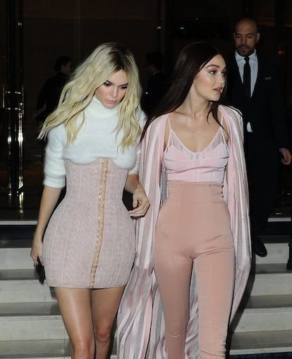 Kendall Jenner y Gigi Hadid son dos de las modelos del momento, y las protagonistas del debate que se ha abierto entre los términos 'top model' e 'instamodelos'. Hoy ambas encajan en ambas categorias, pues se han convertido en las más desadas por los diseñadores para sus pasarelas y por las marcas para que les hagan publicidad en sus seguidas redes sociales.