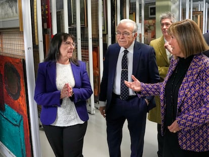 El presidente de la Fundación "la Caixa", Isidre Fainé, junto a la alcaldesa de L'Hospitalet, Núria Marin, durante la presentación del centro ArtStudio CaixaForum.