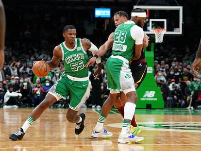 Joe Johnson, con el balón, en el partido entre los Celtics y Cleveland, el 22 de diciembre.