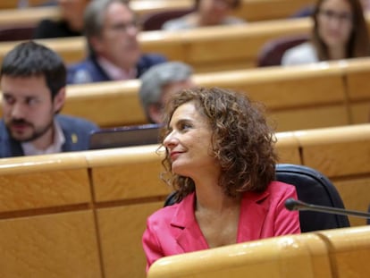 La ministra de Hacienda, María Jesús Montero, en el Senado.