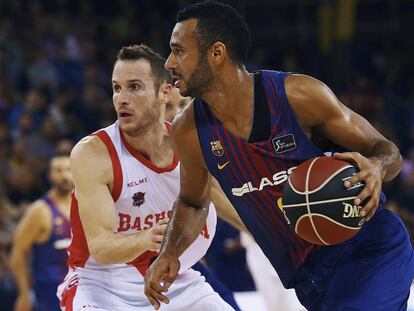 Hanga y Marcelinho, en un Bar&ccedil;a-Baskonia.