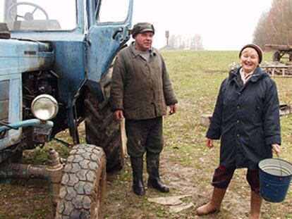 Alexandr Loktiónov y su esposa, Liudmila, en su granja.