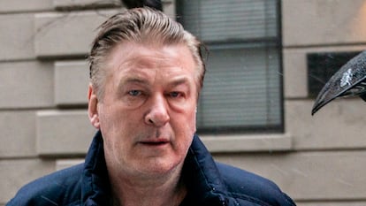 Alec Baldwin, fotografiado afuera de su casa este martes, en Nueva York.