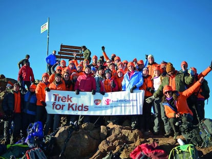 El equipo de GSK que subió el Monte Kenia para recaudar fondos a favor de Save the Children.