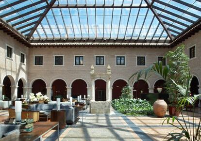 Claustro del AC Hotel Palacio de Santa Ana, en Valladolid.